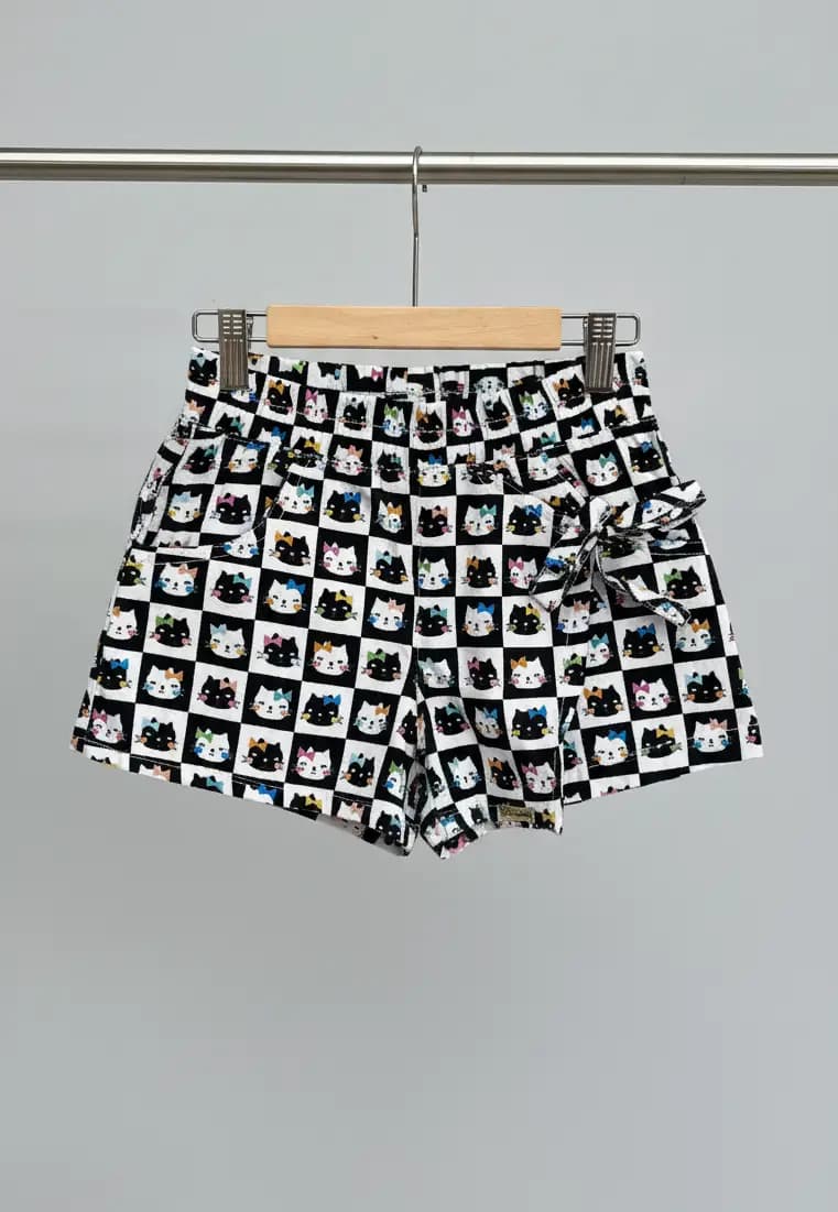 SHORT SAIA POP CAT PRETO E BRANCO